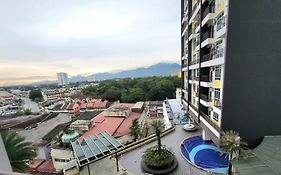 Ipoh City Centre Majestic Homestay Pool View 3 Mins Walking To Famous Food Places & 15Mins To Old Town Ipoh By Happy Homestay